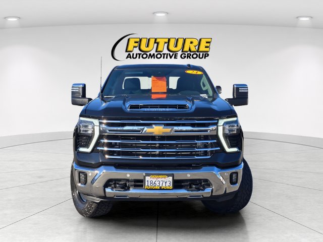 Used 2024 Chevrolet Silverado 2500 LTZ w/ LTZ Plus Package AWD/4WD image 2