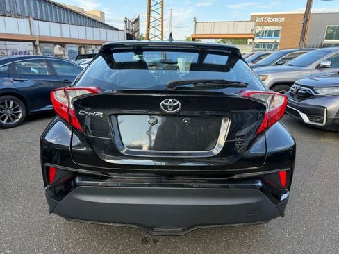 Used 2018 Toyota C-HR XLE image 6