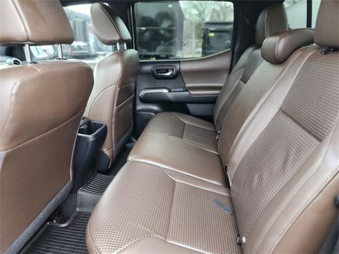 Used 2017 Toyota Tacoma Limited w/ Tow Package image 16