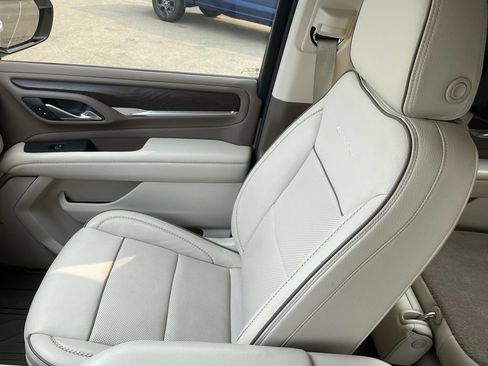 Used 2021 GMC Yukon XL Denali AWD/4WD image 23