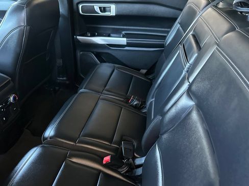 Used 2023 Ford Explorer XLT w/ Equipment Group 202A RWD image 12