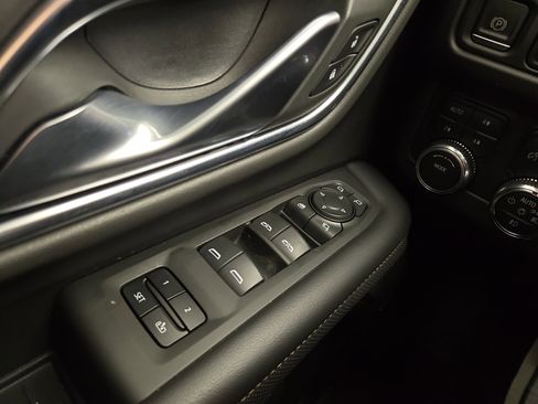 Certified 2022 GMC Yukon XL AT4 image 32