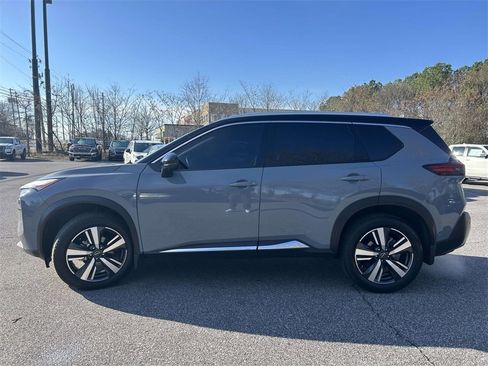 Used 2023 Nissan Rogue Platinum w/ Platinum Premium Package image 6