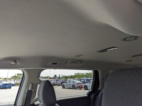 Certified 2026 Kia Carnival LX image 22