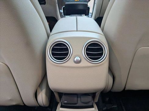 Used 2021 Mercedes-Benz GLC 300 image 12