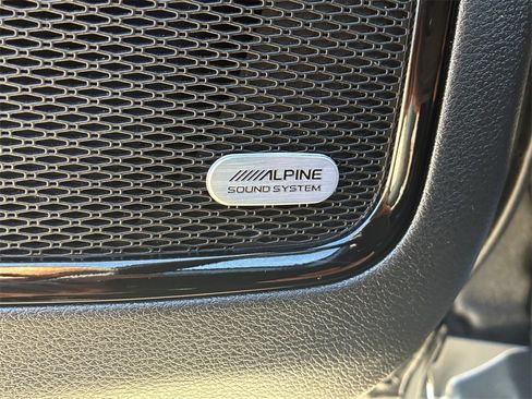 Used 2022 Jeep Compass Altitude w/ Sun and Sound Group image 16