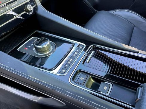 Used 2020 Jaguar F-PACE S image 17