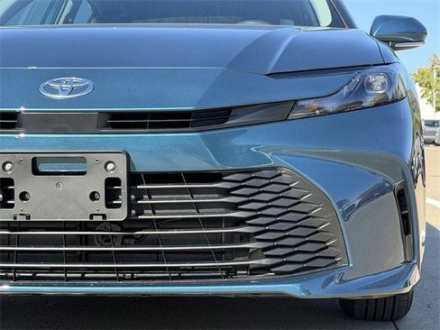 Used 2026 Toyota Camry LE image 9