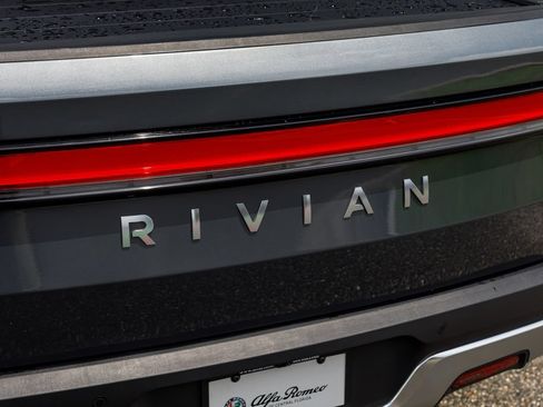 Used 2025 Rivian R1T Adventure AWD/4WD image 42