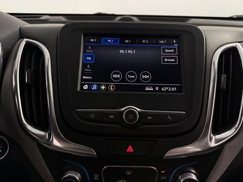 Used 2021 Chevrolet Equinox LS image 18