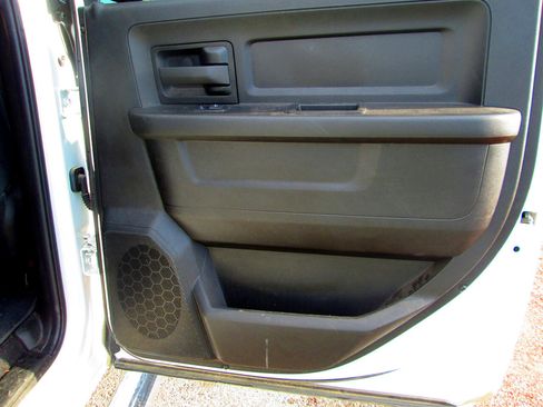 Used 2024 RAM 2500 Tradesman w/ Chrome Appearance Group image 8