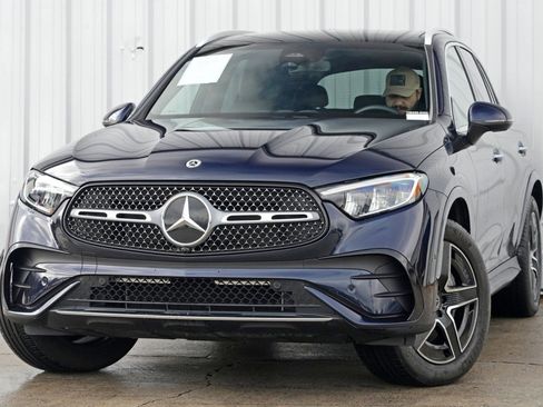 Used 2024 Mercedes-Benz GLC 300 4MATIC w/ AMG Line image 3