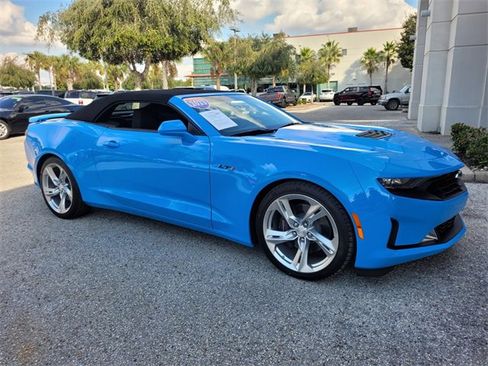 Used 2023 Chevrolet Camaro LT w/ RS Package image 18