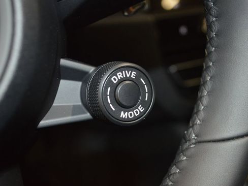 New 2026 Porsche Macan image 23