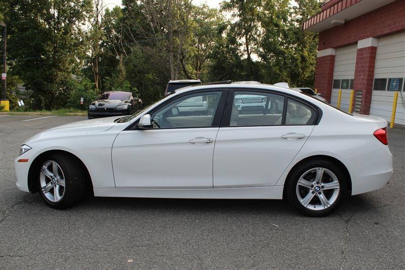 Used 2014 BMW 320i xDrive Sedan AWD/4WD image 2