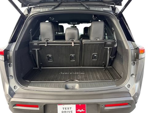 Used 2025 Nissan Pathfinder Rock Creek AWD/4WD image 19