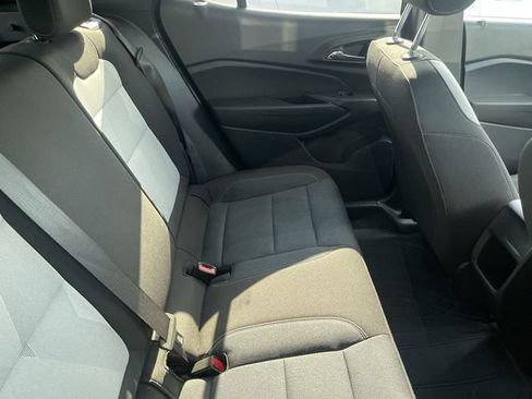 Used 2025 Chevrolet Trax RS FWD image 10