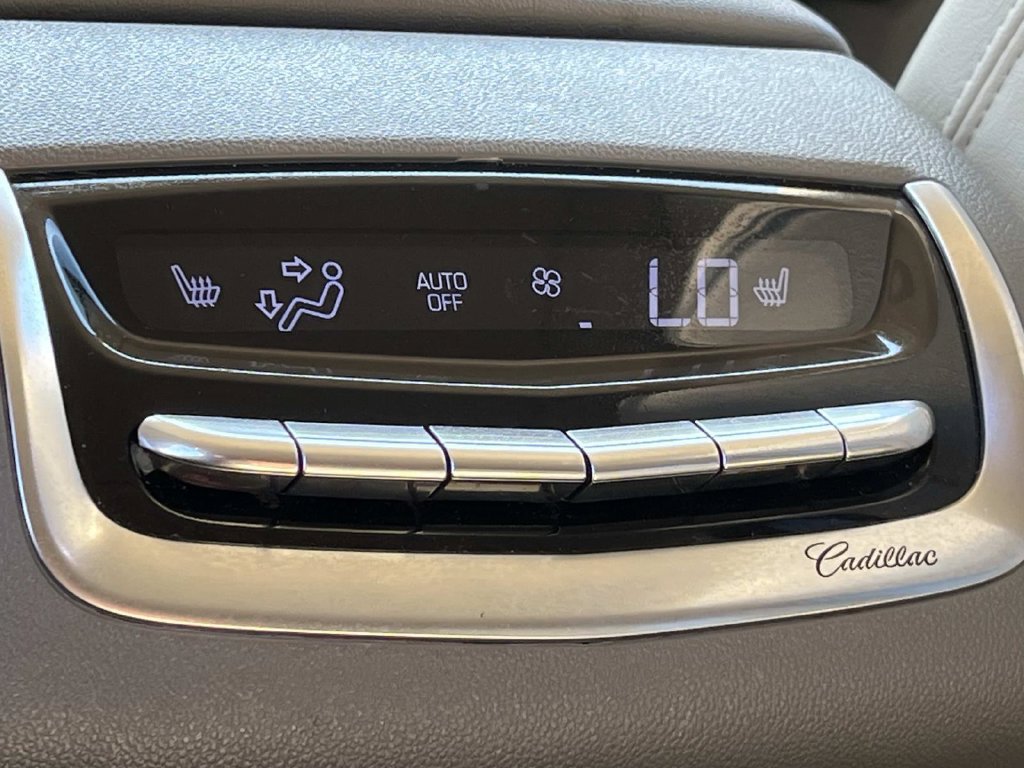 Used 2022 Cadillac XT6 Premium Luxury FWD image 18