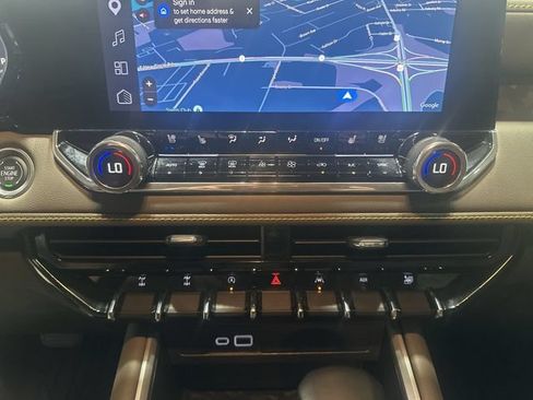 Used 2024 Chevrolet Colorado ZR2 w/ ZR2 Convenience Package III AWD/4WD image 21