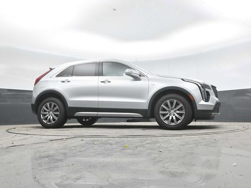 Used 2019 Cadillac XT4 Premium Luxury w/ Enhanced Visibility Package AWD/4WD image 28