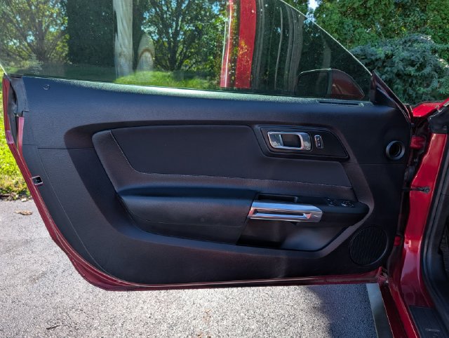Used 2018 Ford Mustang GT w/ GT Performance Package RWD image 28