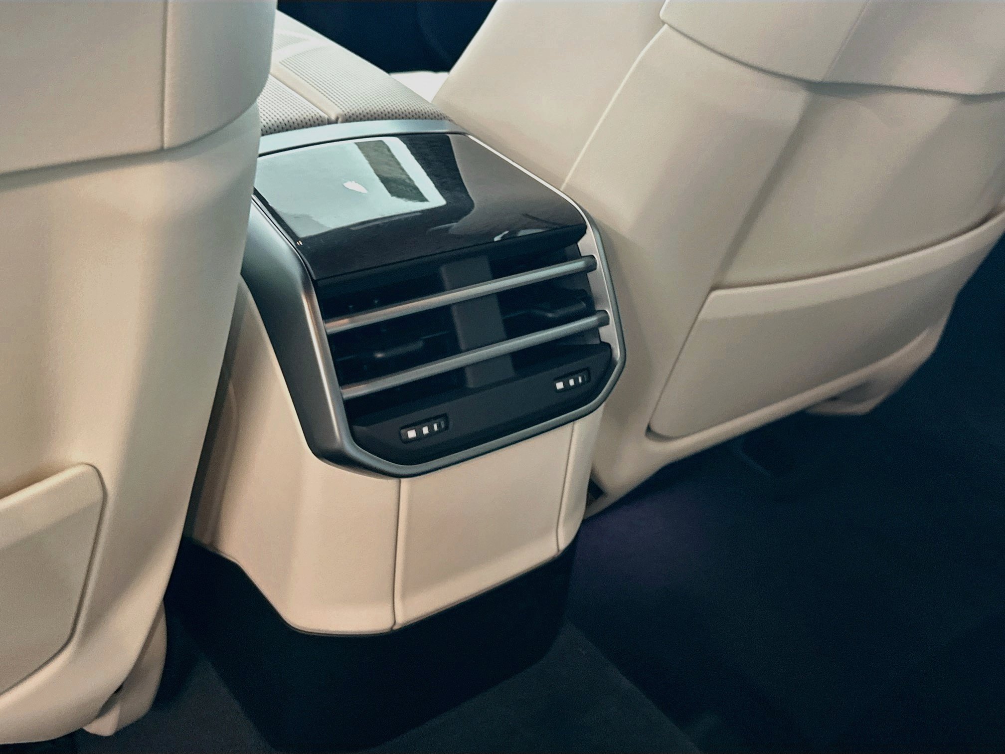New 2027 BMW 740i w/ Executive Package RWD image 20