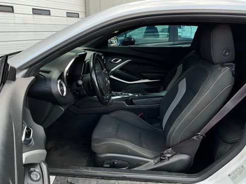 Used 2017 Chevrolet Camaro LT image 9