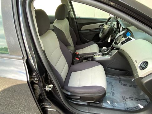 Used 2014 Chevrolet Cruze LS FWD image 22