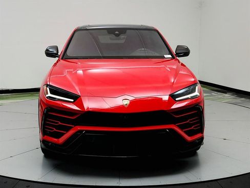 Used 2019 Lamborghini Urus AWD/4WD image 2