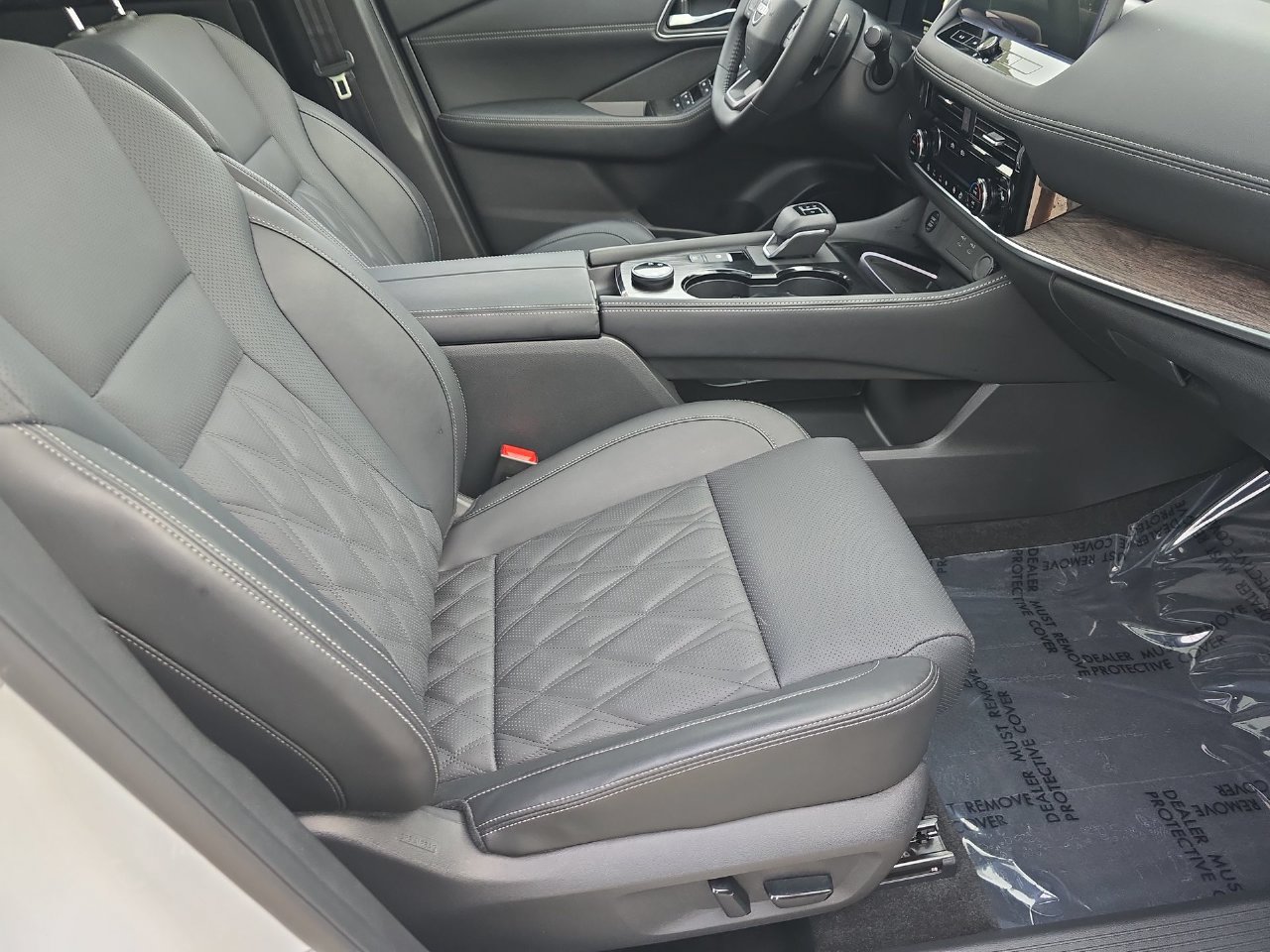 Used 2026 Nissan Rogue Platinum w/ Platinum Premium Package AWD/4WD image 30