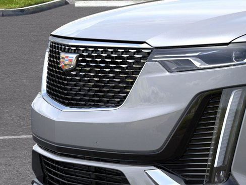 New 2025 Cadillac XT6 Luxury image 14
