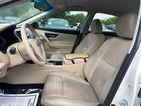Used 2016 Nissan Altima 2.5 S w/ Power Driver Seat Package image 10