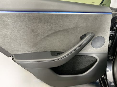 Used 2025 Tesla Model 3 Long Range AWD/4WD image 26