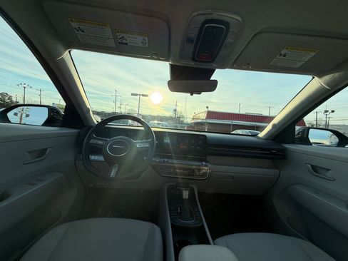 Used 2025 Hyundai Kona SEL image 33