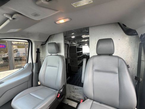 Used 2019 Ford Transit 150 130 Low Roof RWD image 17