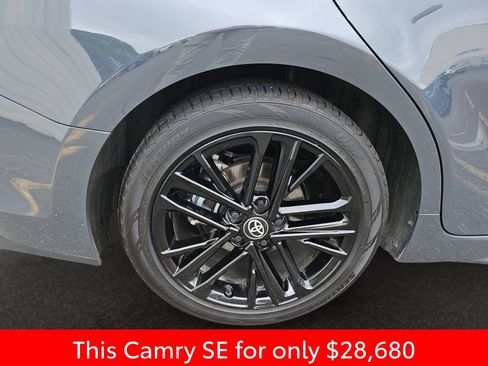 Used 2025 Toyota Camry SE FWD image 43