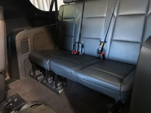 Used 2022 Cadillac Escalade ESV Luxury AWD/4WD image 17