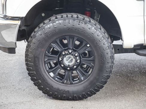 Used 2022 Ford F250 Lariat w/ Tremor Off-Road Package AWD/4WD image 13