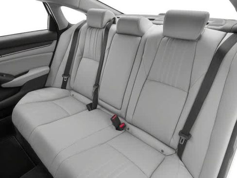 Used 2018 Honda Accord Touring image 14