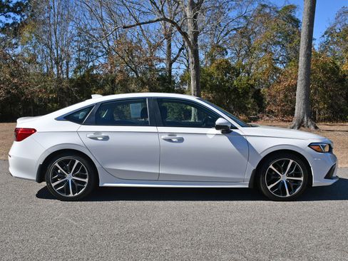 Used 2024 Honda Civic Touring image 5