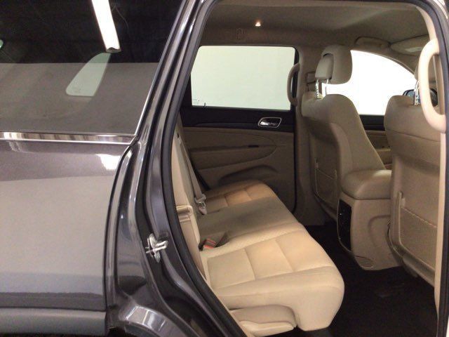 Used 2019 Jeep Grand Cherokee Laredo AWD/4WD image 7