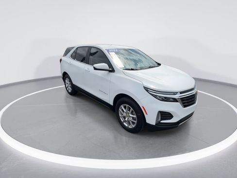 Used 2024 Chevrolet Equinox LT w/ Driver Convenience Package image 2