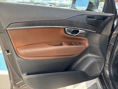 Used 2025 Volvo XC90 B6 Ultra image 13
