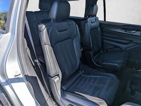 Used 2023 Jeep Grand Cherokee L Laredo AWD/4WD image 20