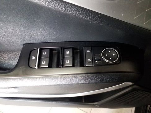 Used 2023 Kia Soul LX w/ LX Technology Package FWD image 11