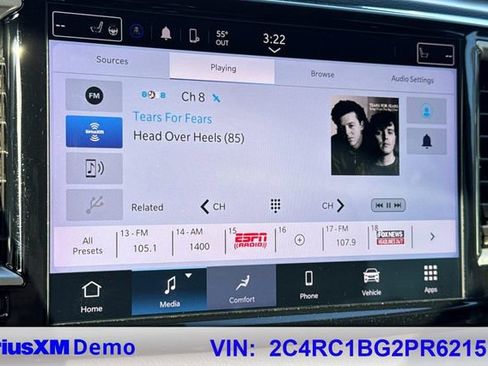 Used 2023 Chrysler Pacifica Touring-L image 54