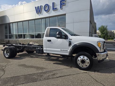 Used 2017 Ford F550 2WD Regular Cab Super Duty w/ XLT Value Package image 5