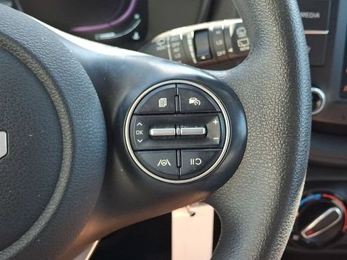 Used 2023 Kia Soul LX w/ LX Technology Package FWD image 21