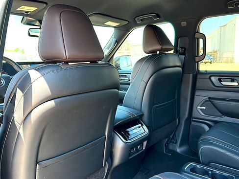 New 2026 Nissan Armada SL w/ Captain's Chari Seat Package AWD/4WD image 14