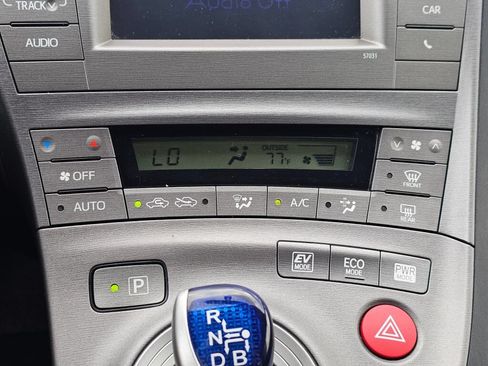 Used 2013 Toyota Prius Two FWD image 15